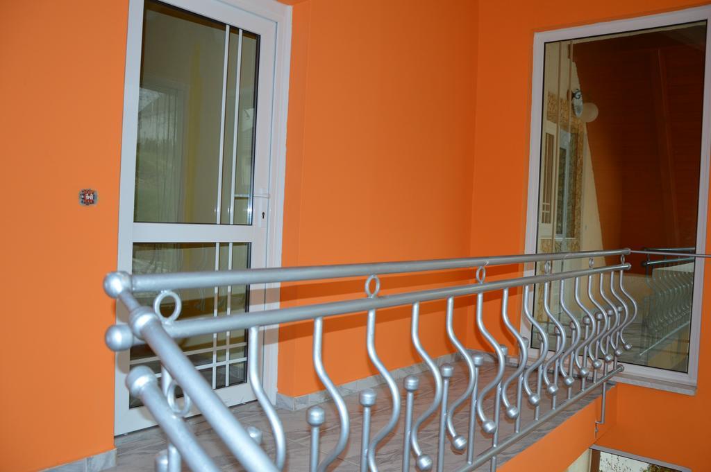 Kristaly Apartman Bed & Breakfast Heviz Exterior photo