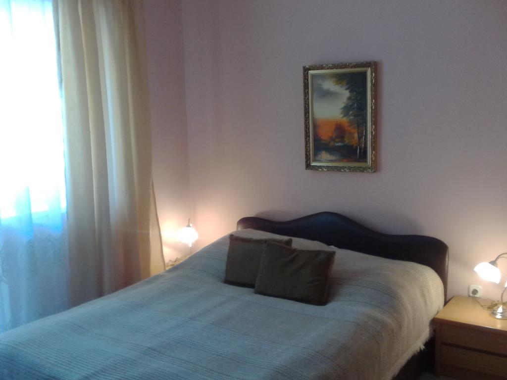 Kristaly Apartman Bed & Breakfast Heviz Exterior photo