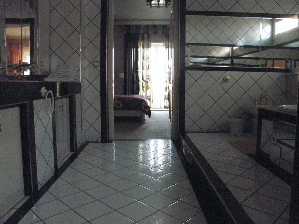Kristaly Apartman Bed & Breakfast Heviz Exterior photo