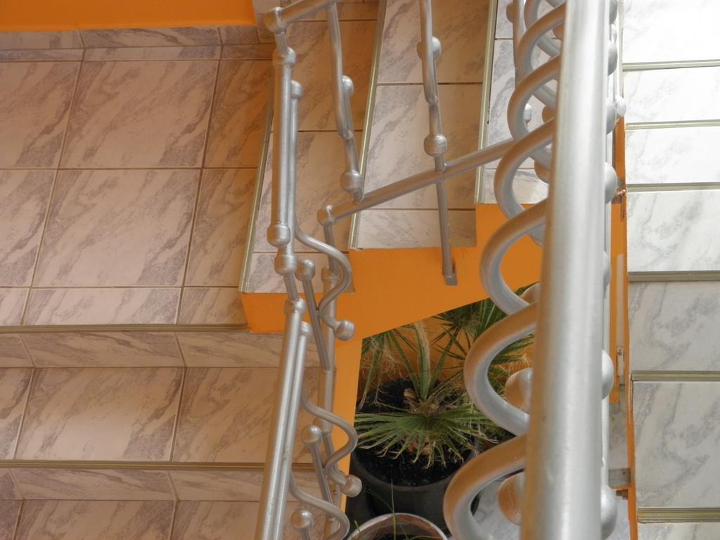 Kristaly Apartman Bed & Breakfast Heviz Exterior photo