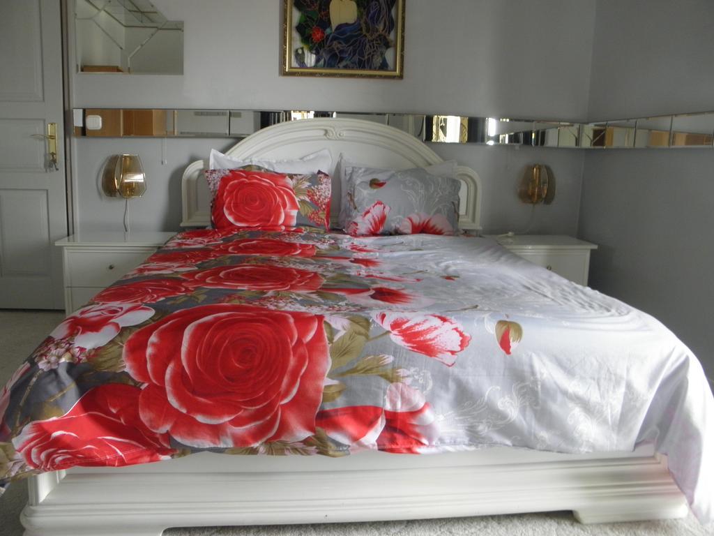 Kristaly Apartman Bed & Breakfast Heviz Exterior photo