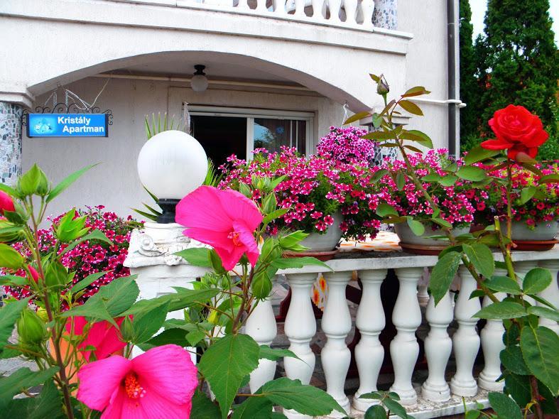 Kristaly Apartman Bed & Breakfast Heviz Exterior photo